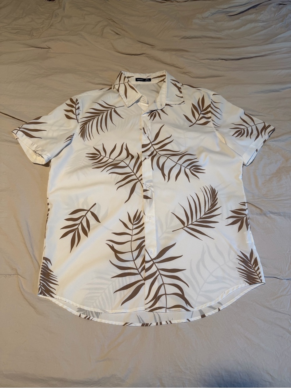NFINITY Cream Short-Sleeve Button-Down with Brown Tropical Leaf Print
